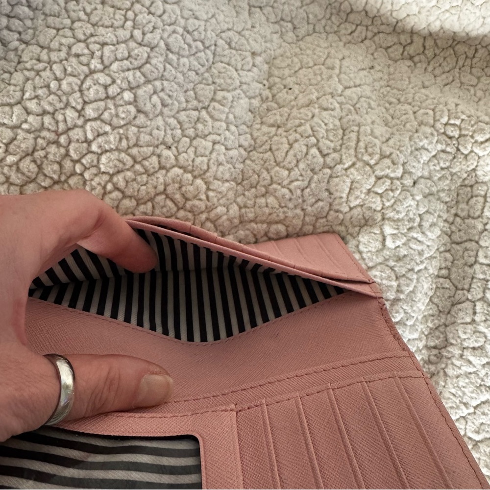 👜 Kate Spade Pink Wallet - Picture 8 of 11